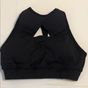 BLACK CHESTEE SPORTS BRA - SIZE M